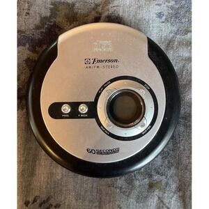 Emerson HD8116 Portable CD Player AM FM Stereo Radio 60 Second Anti Skip Silver